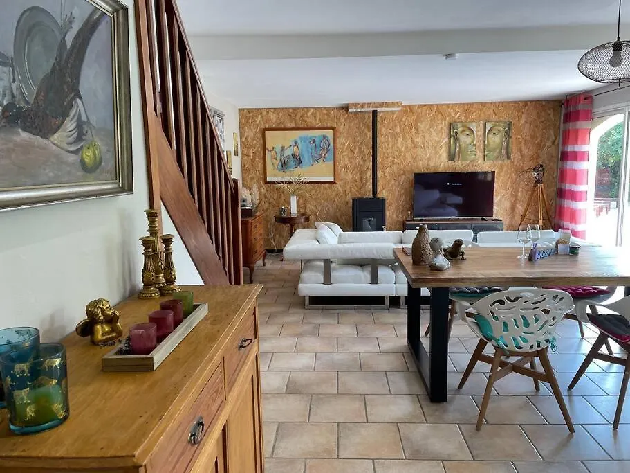 Holiday home Magnifique Villa -Piscine Privee Vue Mont Ventoux Malemort-du-Comtat